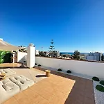 2 Bed Penthouse With Sea View 公寓 托雷莫利诺斯
