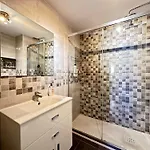 2 Bed Penthouse With Sea View شقة