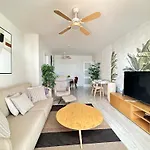 2 Bed Penthouse With Sea View شقة