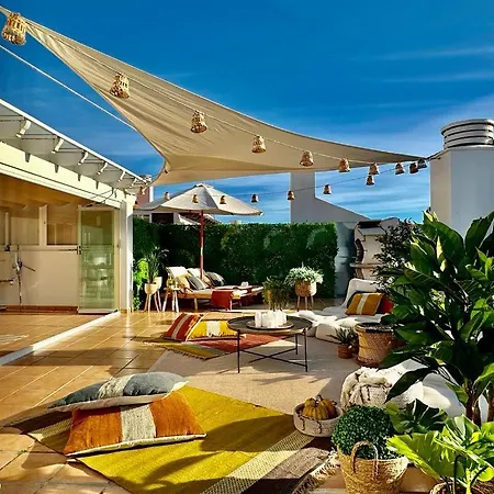 2 Bed Penthouse With Sea View *