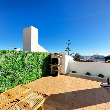 2 Bed Penthouse With Sea View شقة