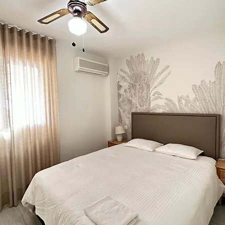 Apartment 2 Bed Penthouse With Sea View *