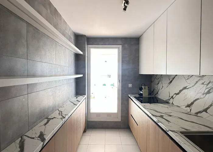 Appartement 2 Bed Penthouse With Sea View