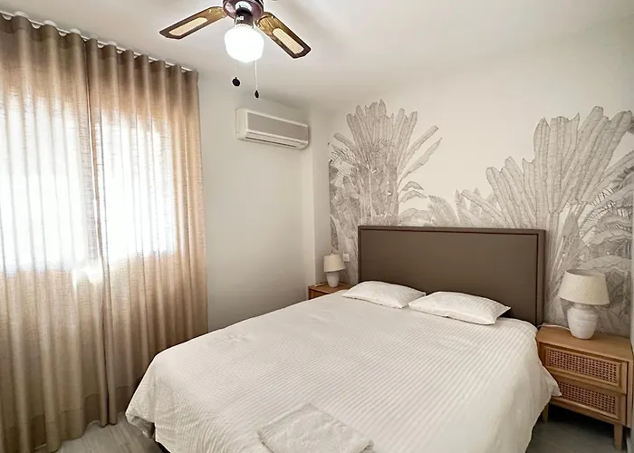 Apartment 2 Bed Penthouse With Sea View *